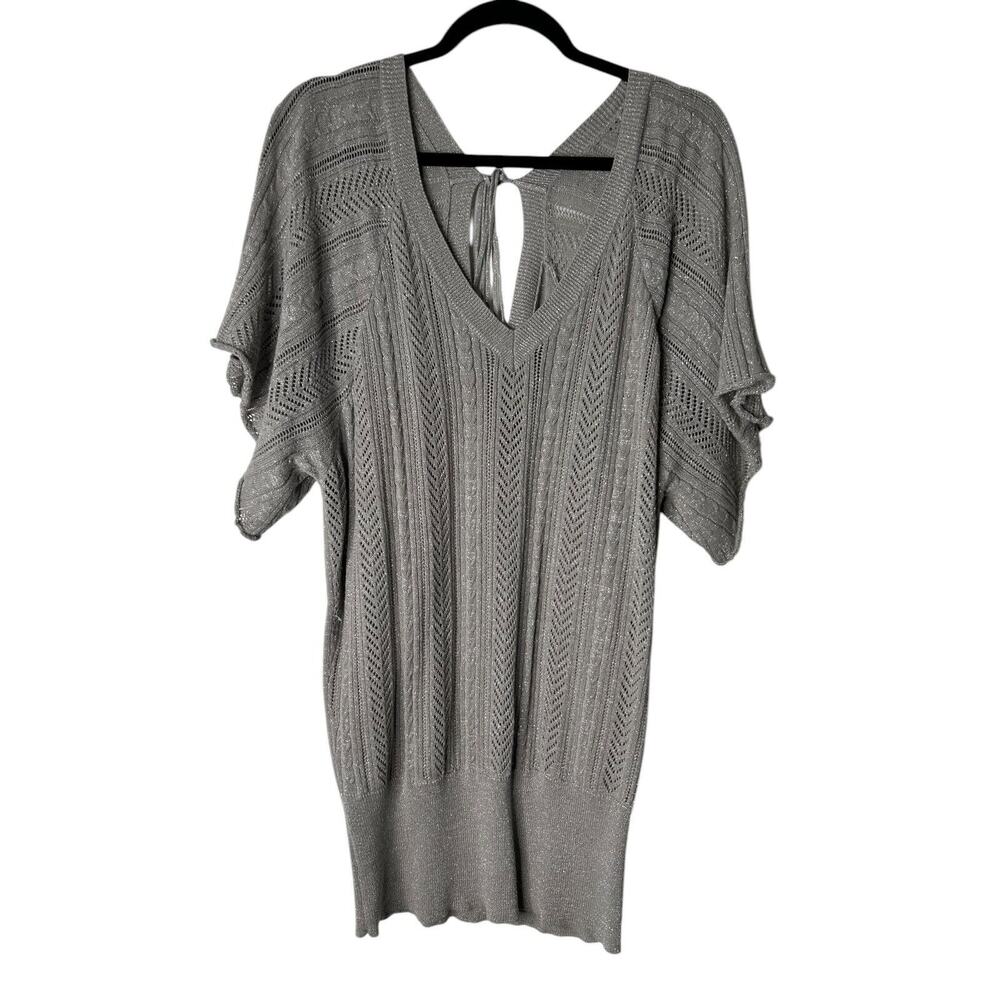 Torrid Top Size 2X Grey Metallic Short Sleeve V-Neck Tie Back Patterned Shirt